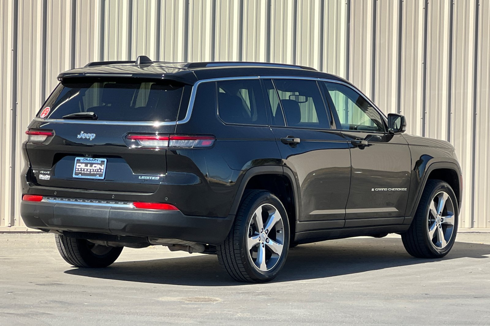 Used 2022 Jeep Grand Cherokee L Limited AWD/4WD image 7