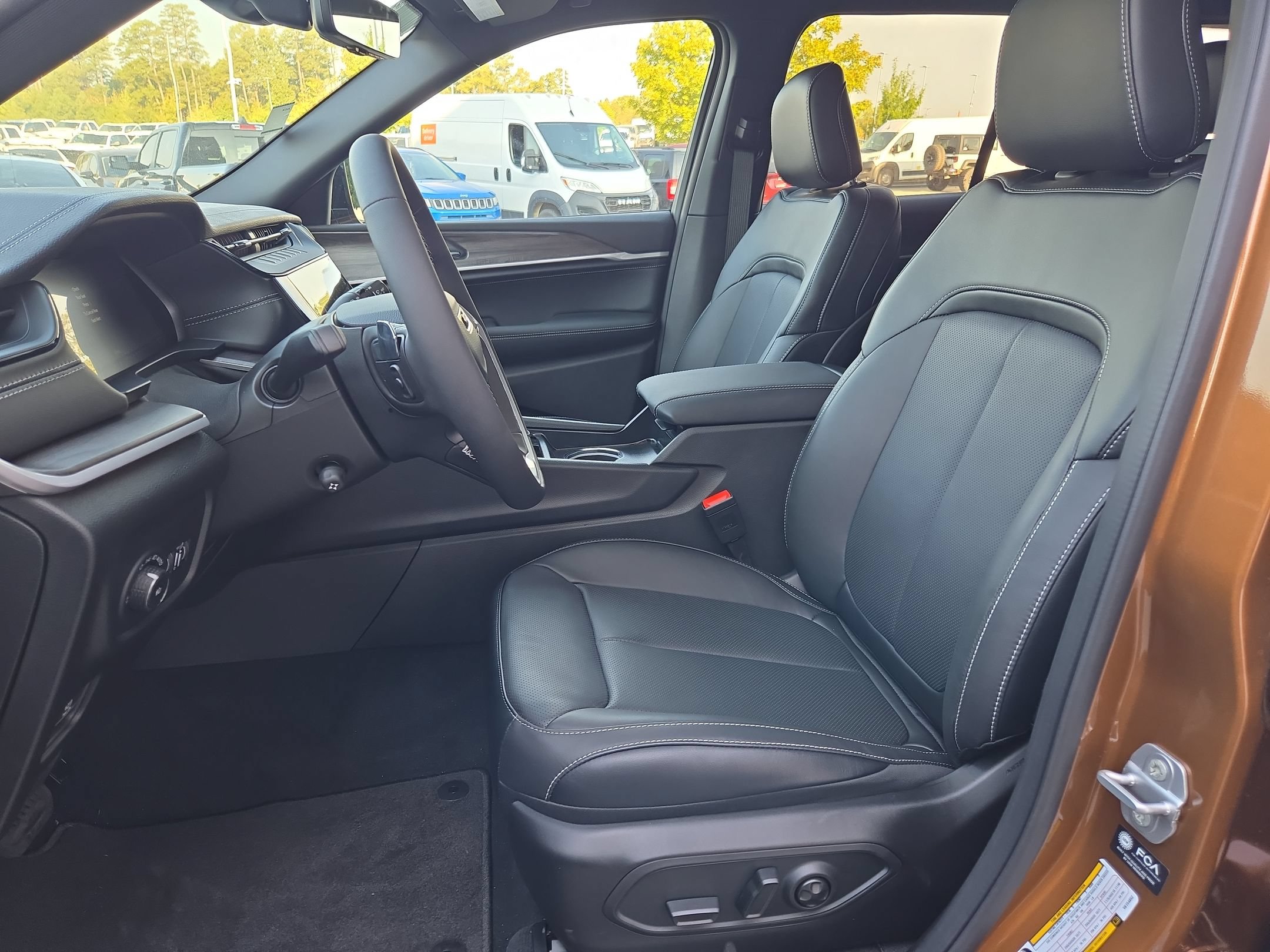 New 2027 Jeep Grand Cherokee Limited AWD/4WD image 18