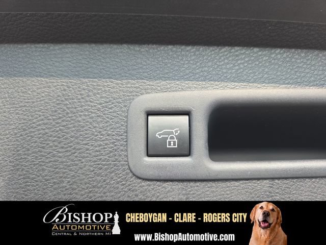 Used 2025 Toyota Sienna XLE FWD image 25