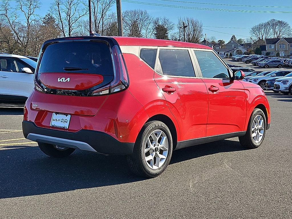 Certified 2023 Kia Soul LX w/ LX Technology Package image 7