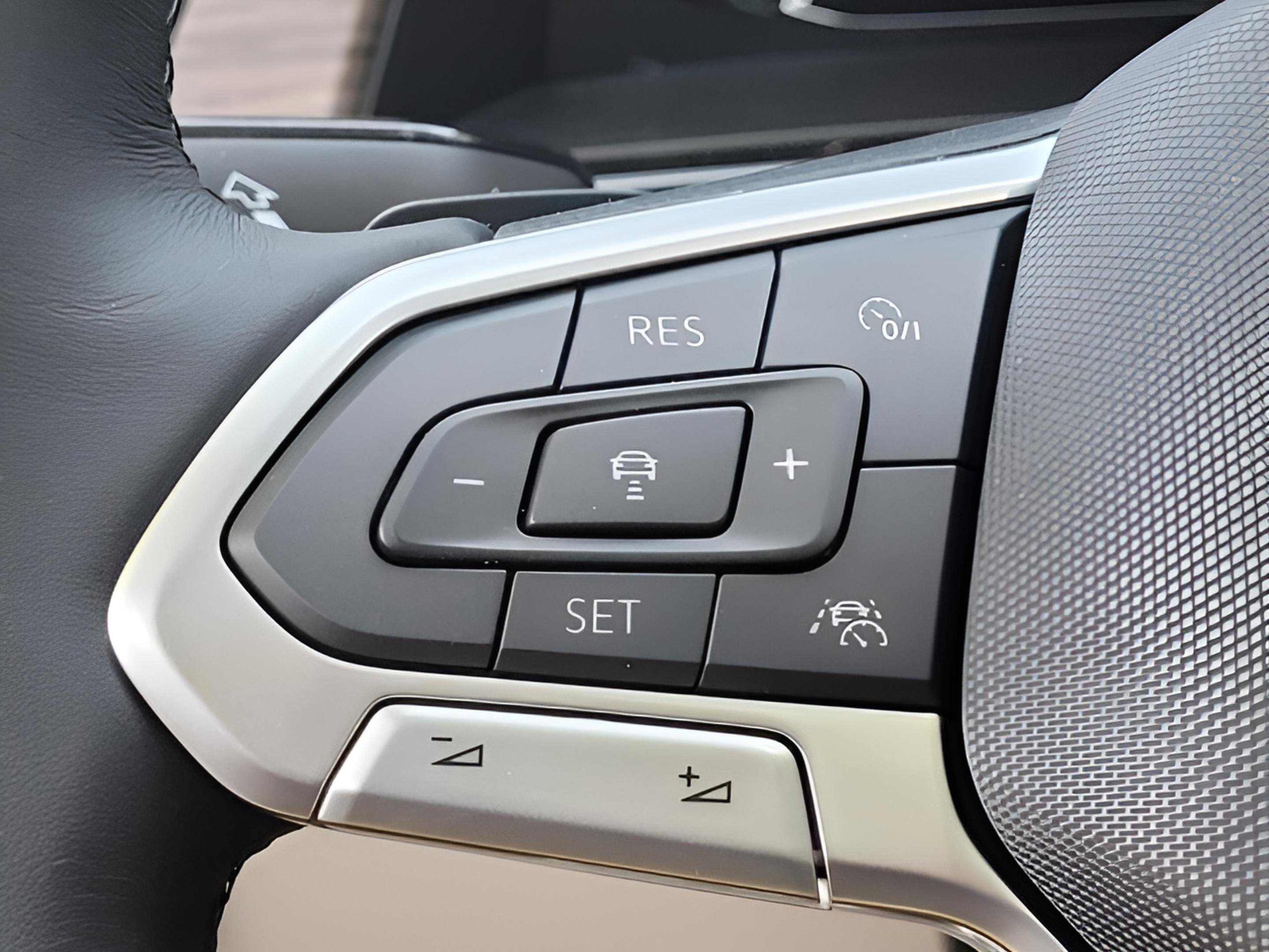 New 2026 Volkswagen Atlas SEL Premium R-Line image 21