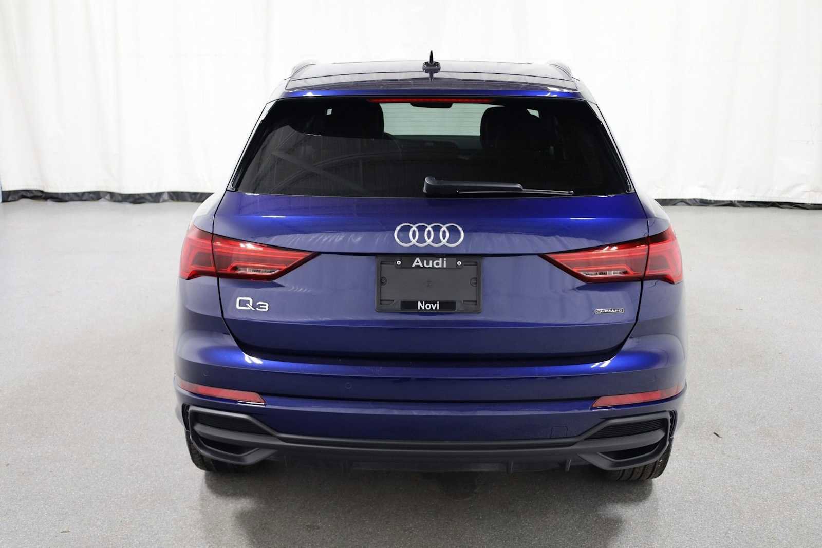 Certified 2025 Audi Q3 2.0T Premium w/ Convenience Package AWD/4WD image 7