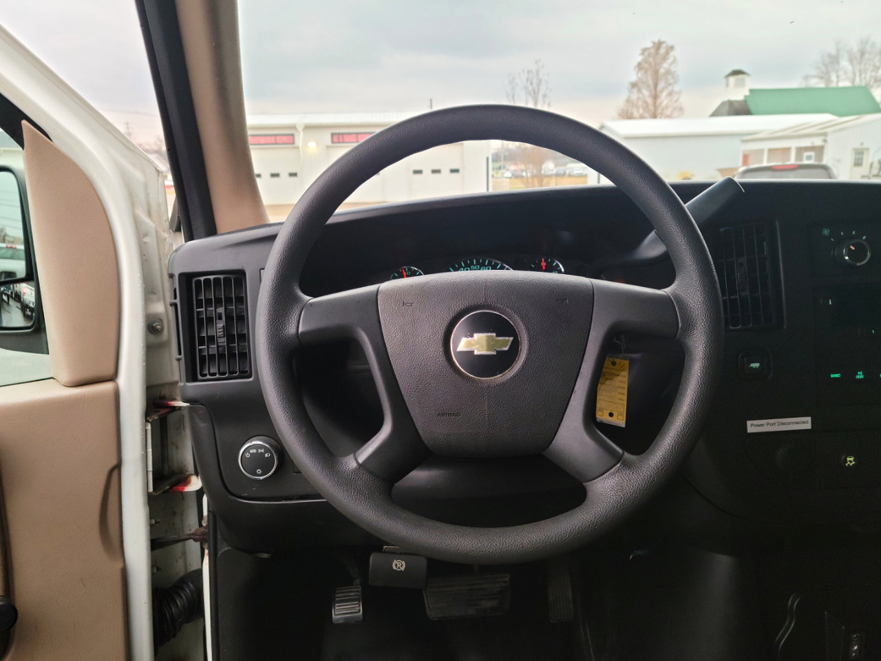 Used 2011 Chevrolet Express 2500 image 10