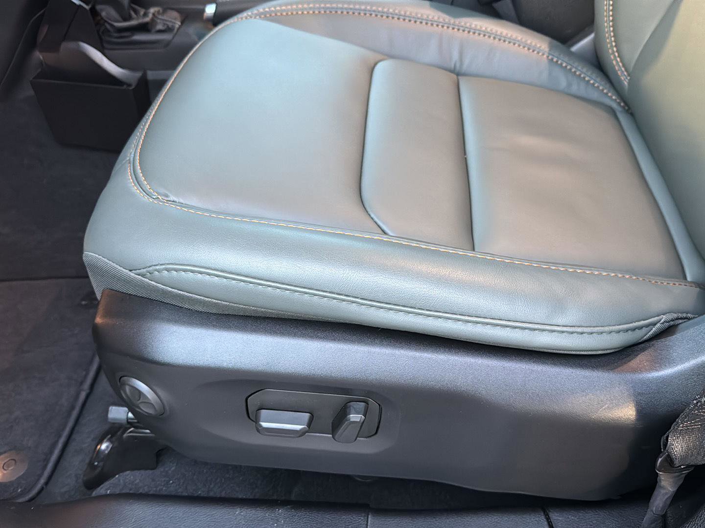 Used 2024 Jeep Gladiator Mojave w/ Technology Group image 27