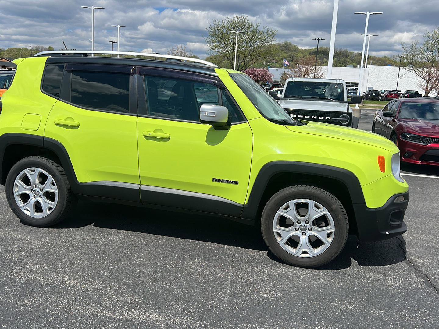 Used 2017 Jeep Renegade Limited AWD/4WD image 3
