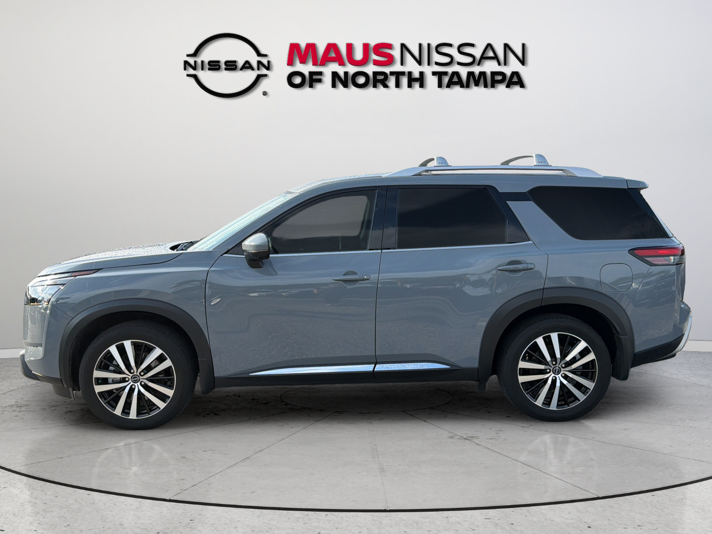 Certified 2025 Nissan Pathfinder Platinum w/ Cargo Package FWD image 6