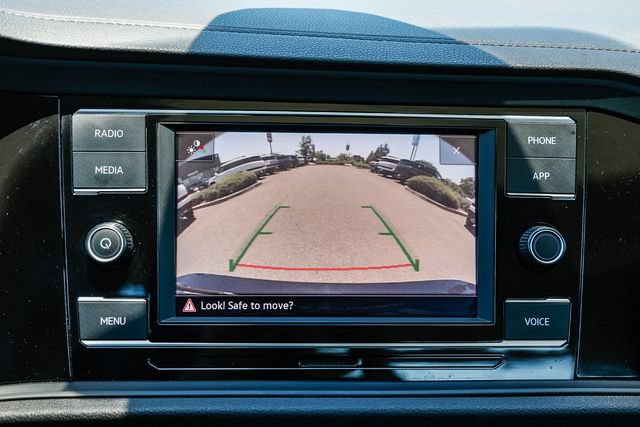 Used 2023 Volkswagen Jetta SE FWD image 28
