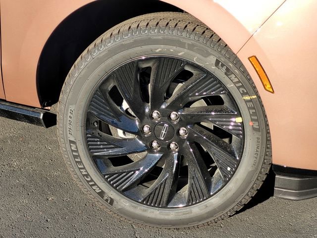 New 2025 Lincoln Navigator Black Label image 9