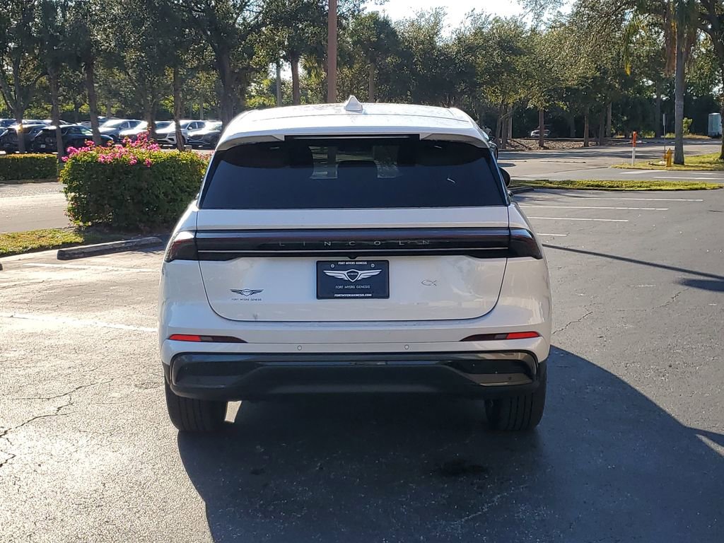 Used 2024 Lincoln Nautilus Premier w/ Jet Appearance Package image 5