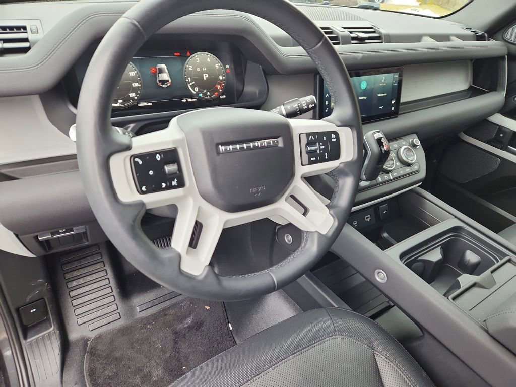 Used 2023 Land Rover Defender 110 X-Dynamic SE image 14
