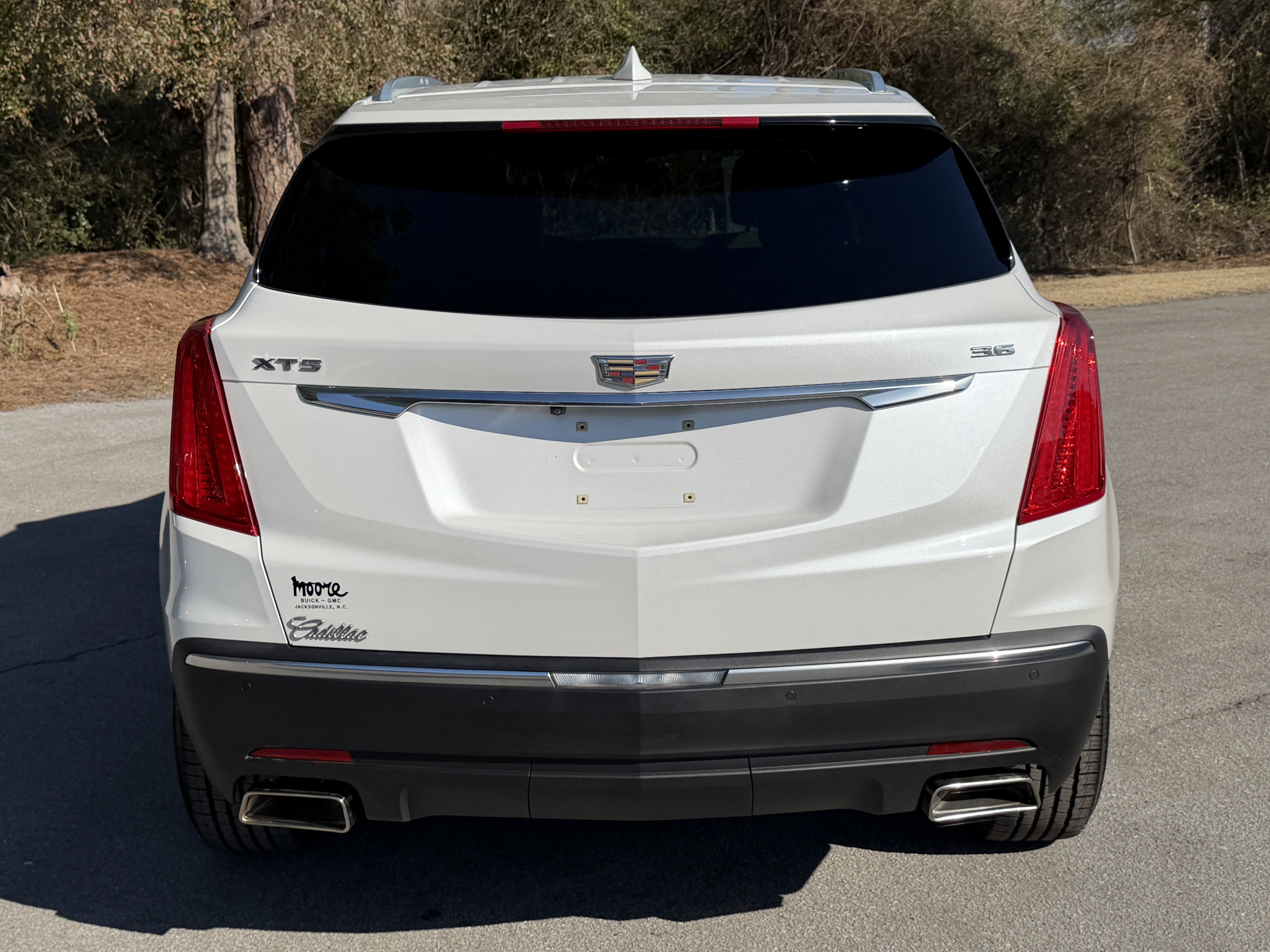 Used 2017 Cadillac XT5 Luxury w/ LPO, Wheel Lock Package image 11