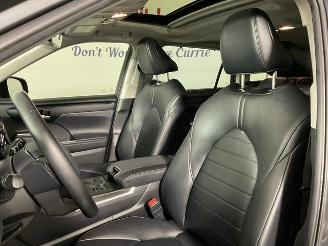Used 2020 Toyota Highlander XLE image 14