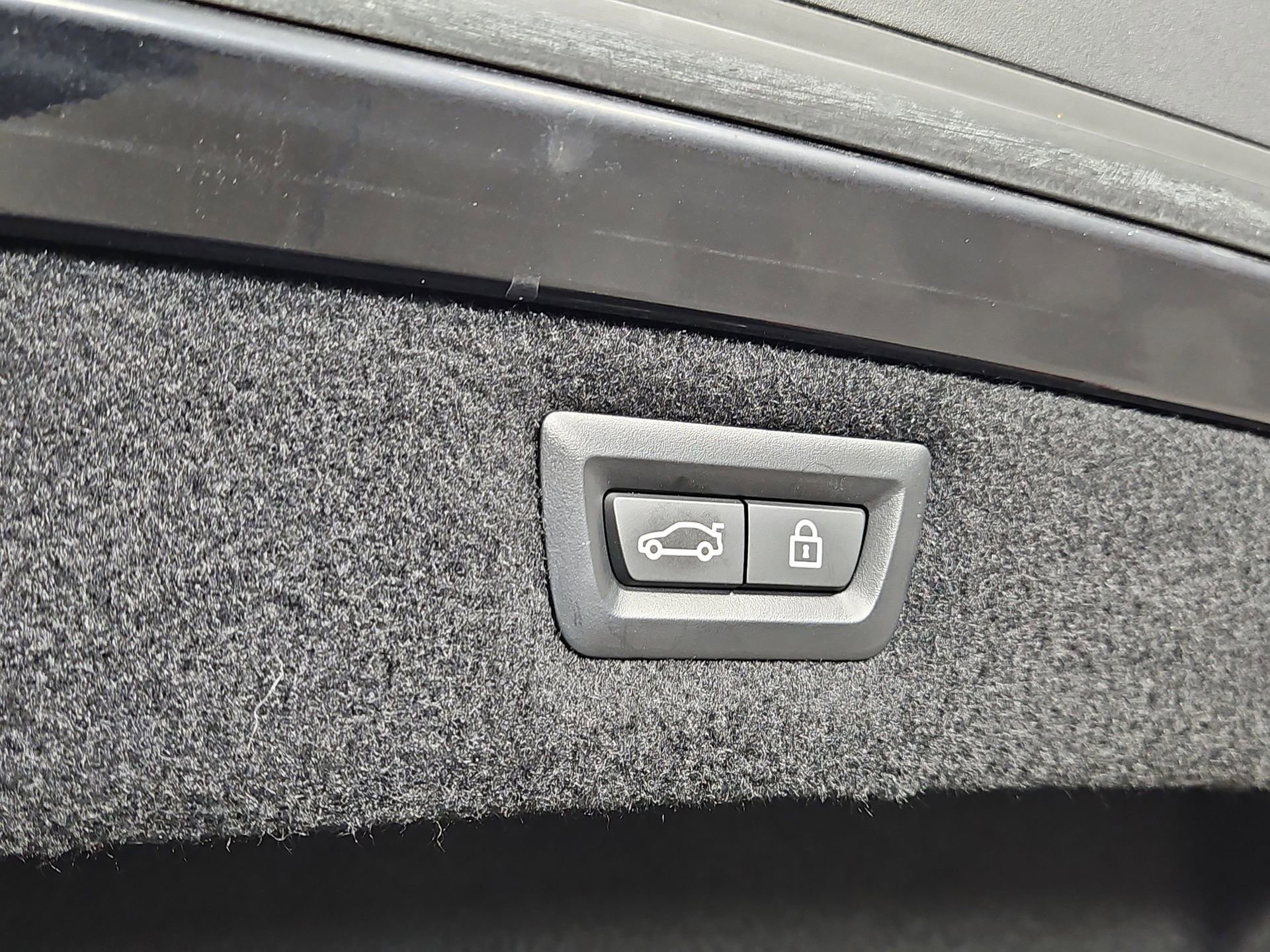 Used 2020 BMW M850i xDrive Coupe w/ M Carbon Exterior Package image 14