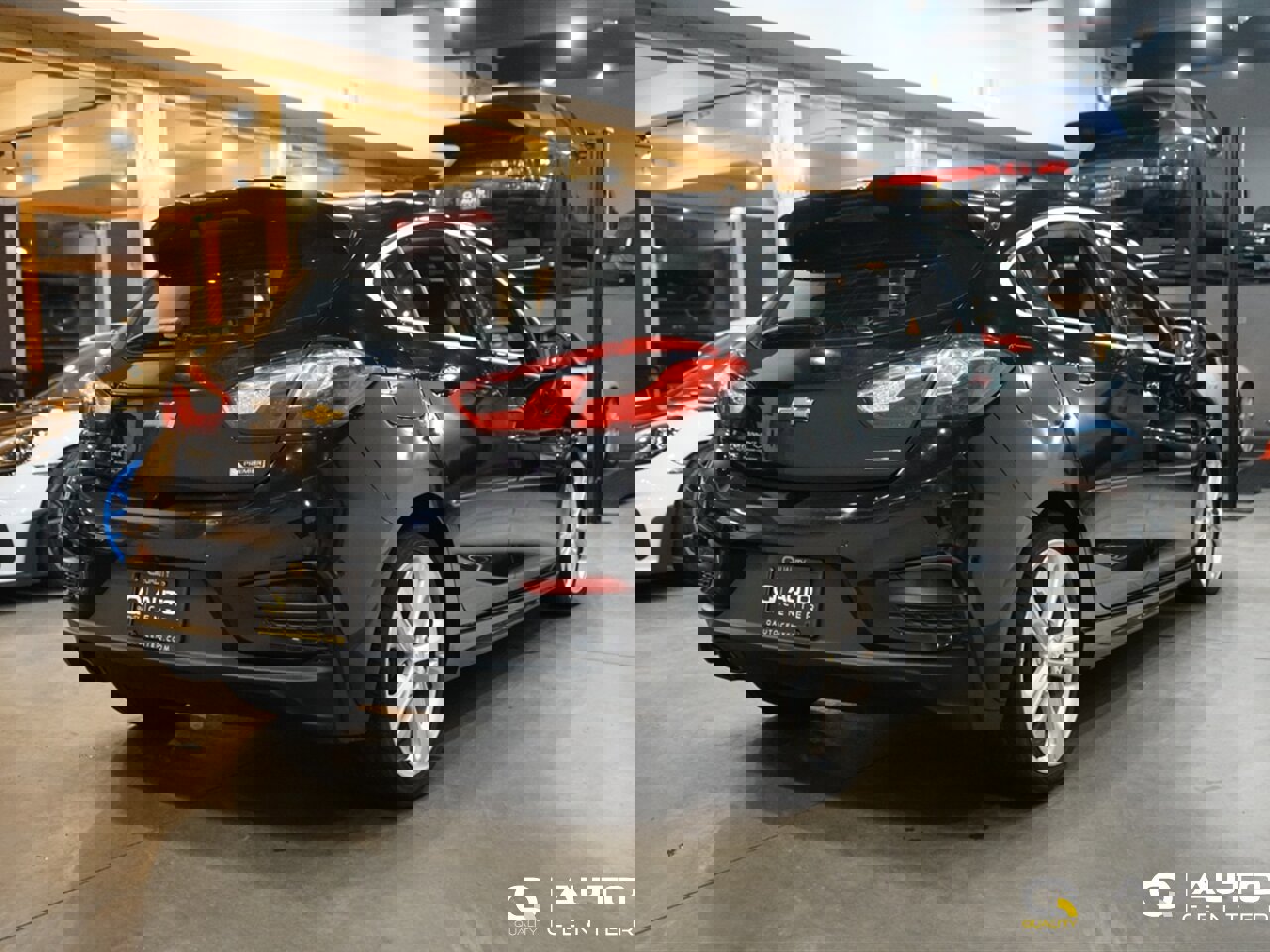 Used 2017 Chevrolet Cruze Premier image 3