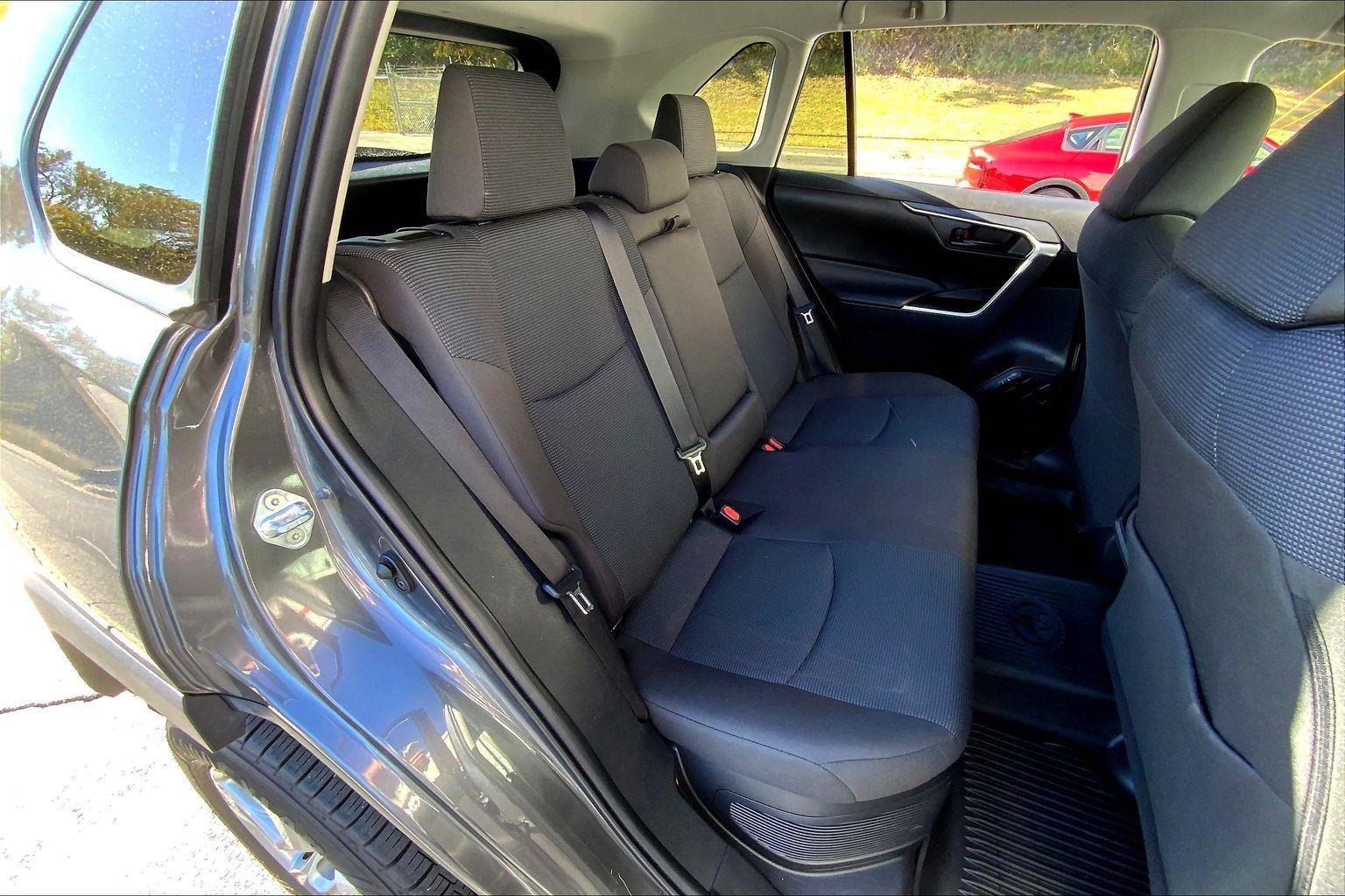 Used 2022 Toyota RAV4 LE image 24