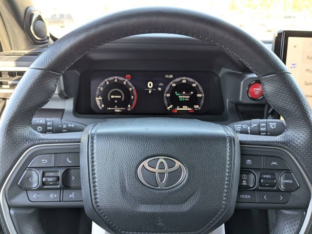 Used 2025 Toyota 4Runner TRD Off-Road Premium image 29