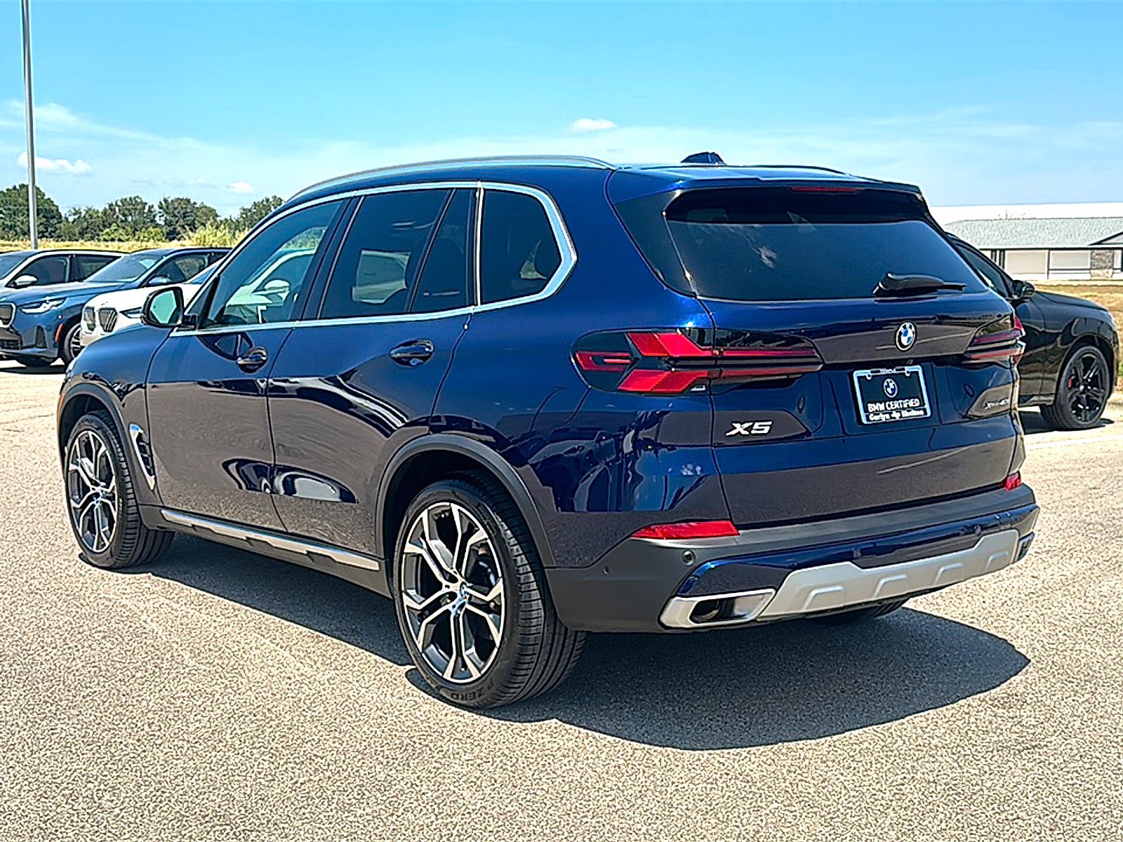 Used 2025 BMW X5 xDrive40i w/ Premium Package AWD/4WD image 6