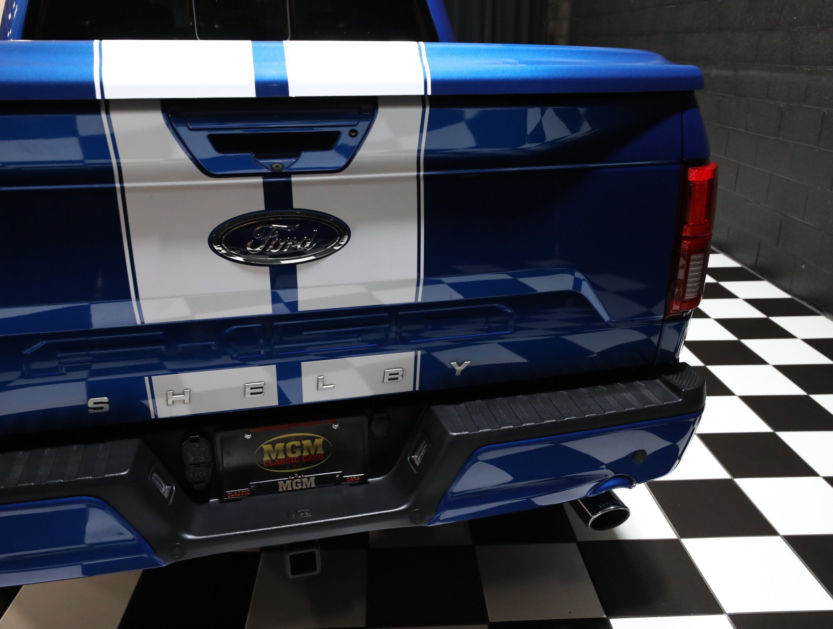 Used 2018 Ford F150 Lariat w/ Equipment Group 502A Luxury AWD/4WD image 23