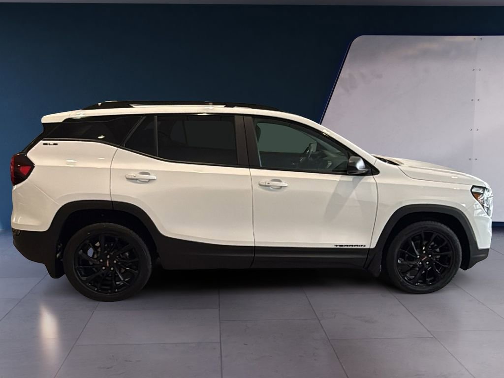 Used 2023 GMC Terrain SLE w/ Driver Convenience Package image 8