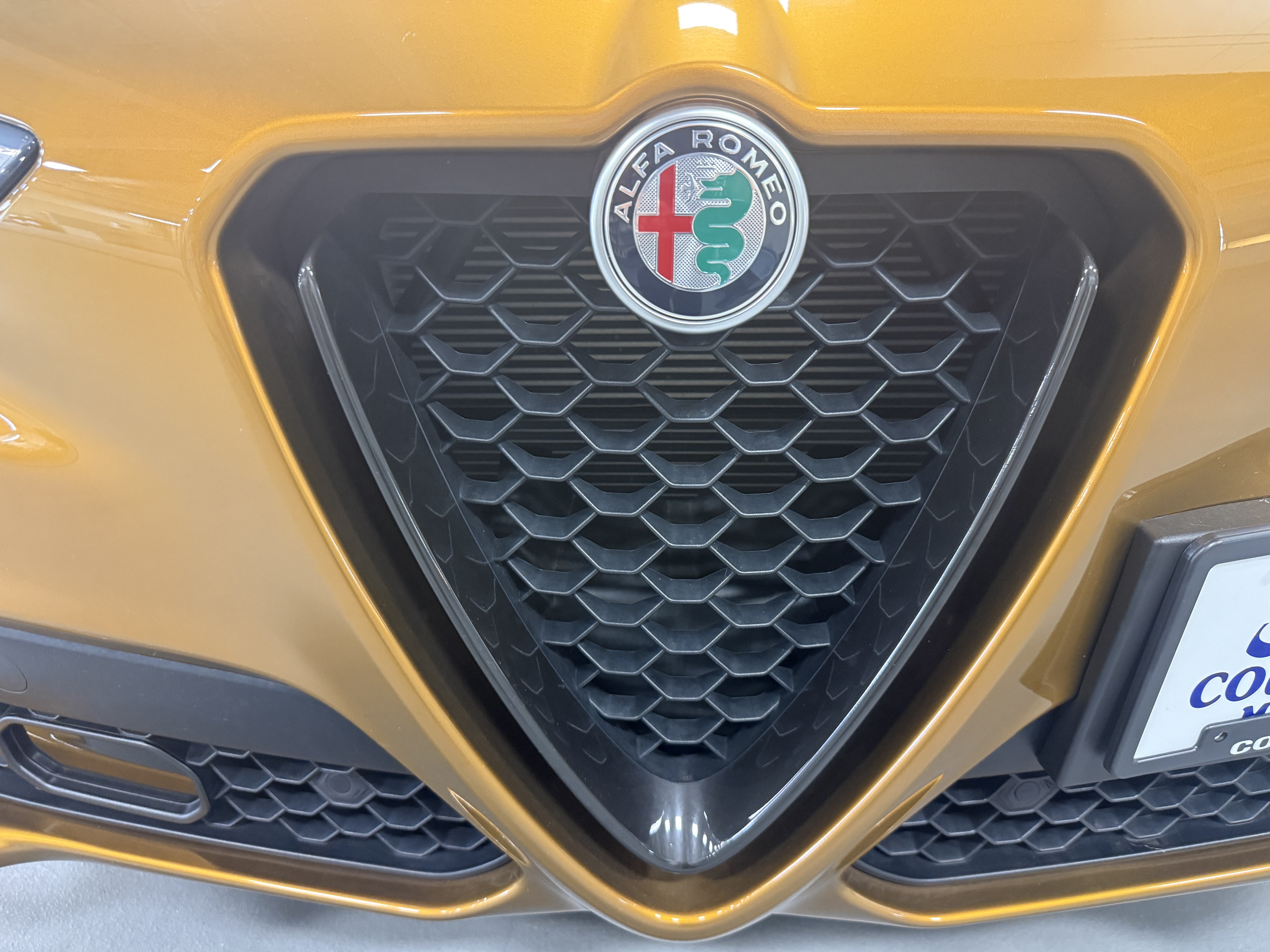 Certified 2023 Alfa Romeo Stelvio Veloce AWD/4WD image 33