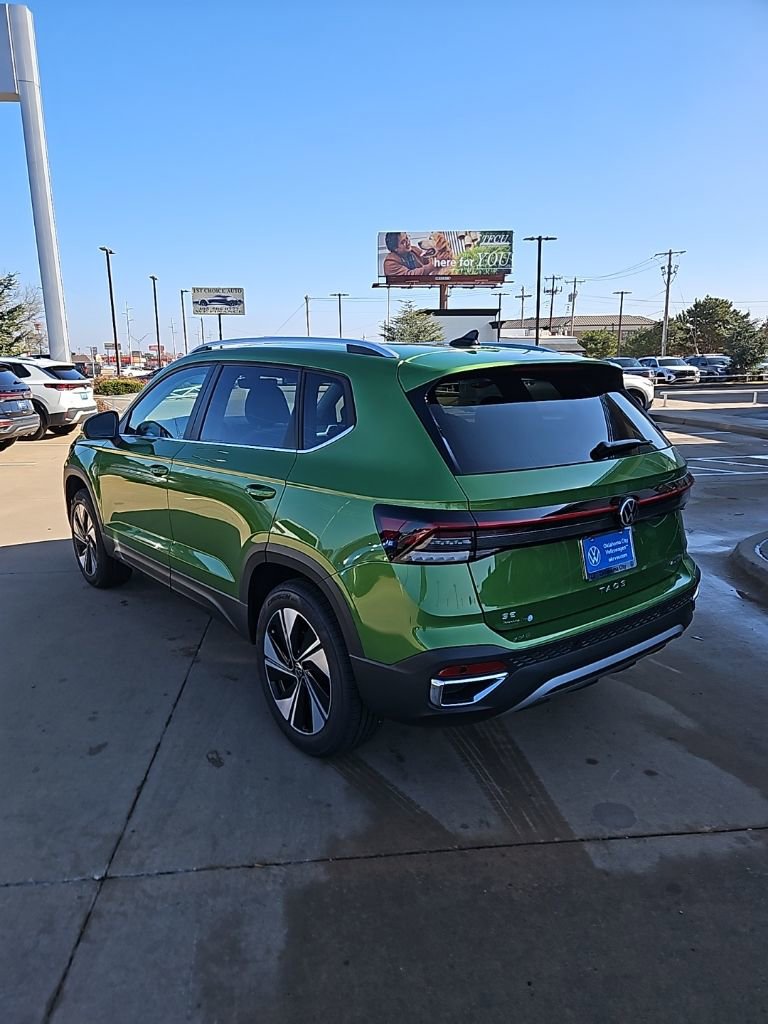 New 2026 Volkswagen Taos SE image 7