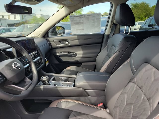New 2026 Nissan Pathfinder Platinum FWD image 8