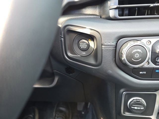 Used 2025 Jeep Wrangler Unlimited Sahara w/ Safety Group AWD/4WD image 24