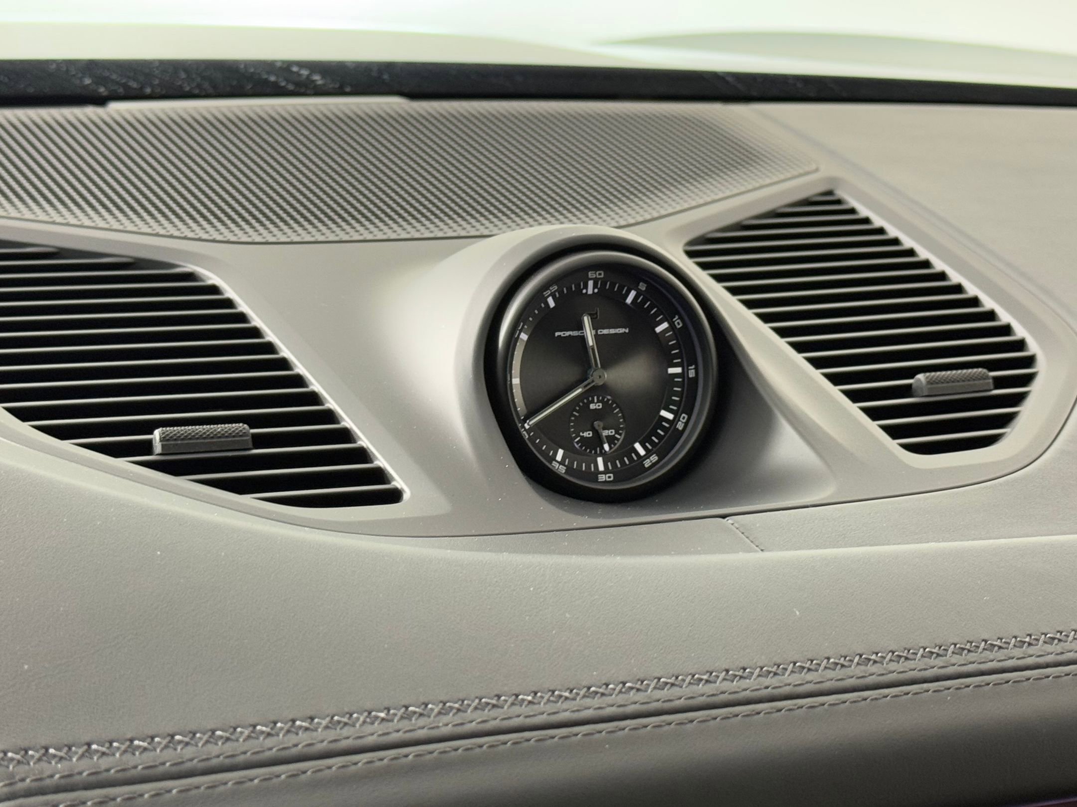 New 2026 Porsche Cayenne Turbo image 24