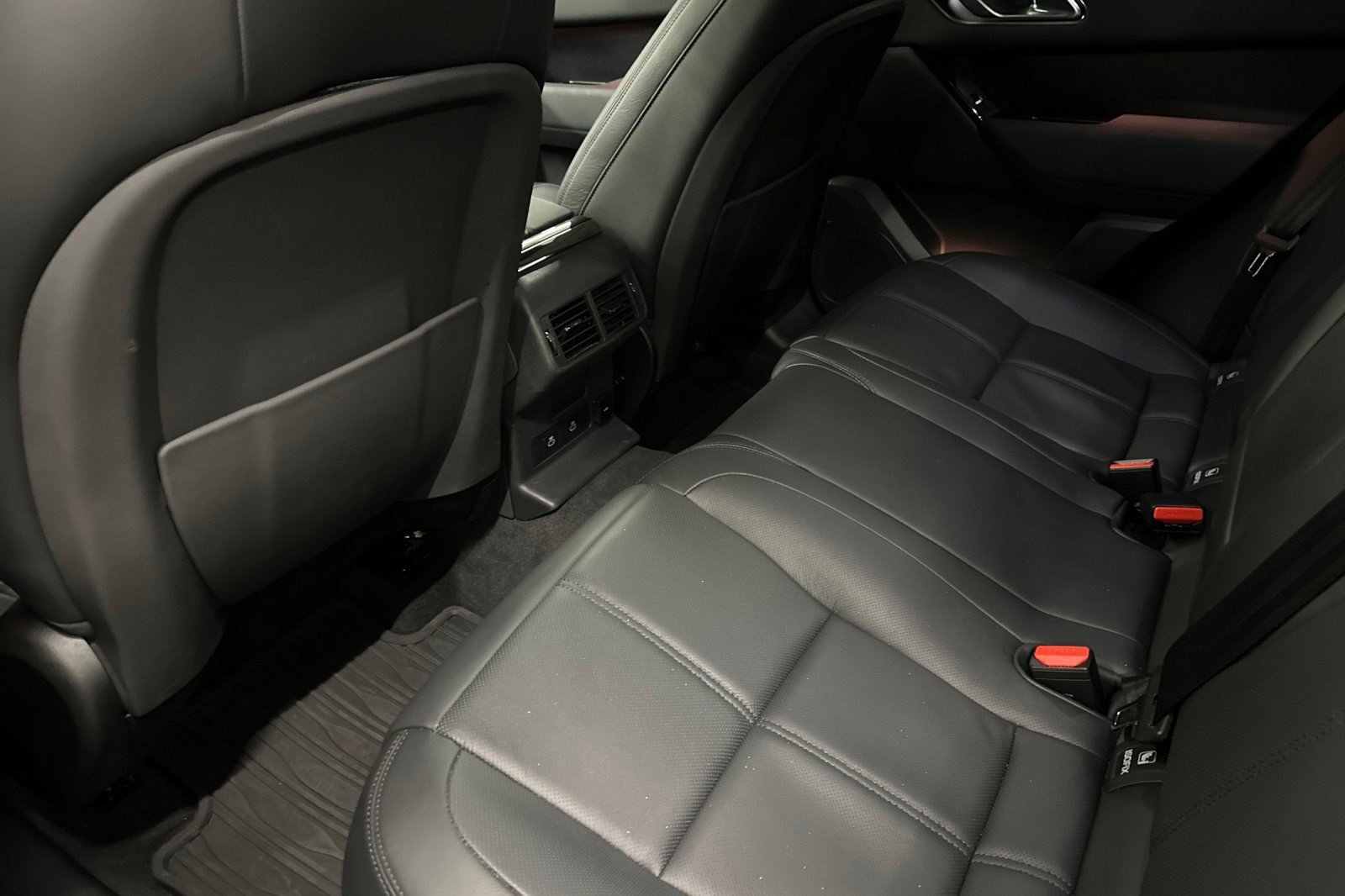 Used 2026 Land Rover Range Rover Velar Dynamic SE image 25