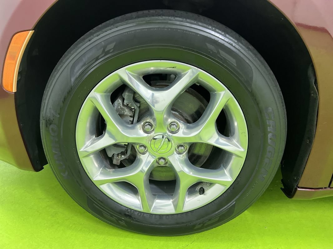 Used 2018 Chrysler Pacifica Limited FWD image 15