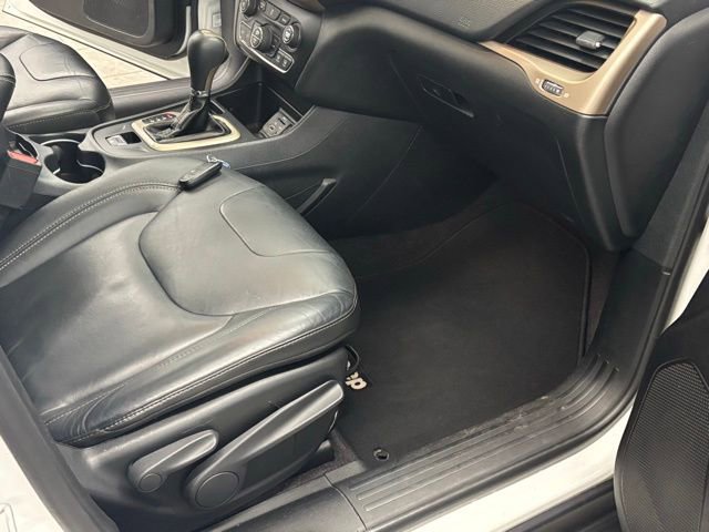 Used 2016 Jeep Cherokee High Altitude image 34