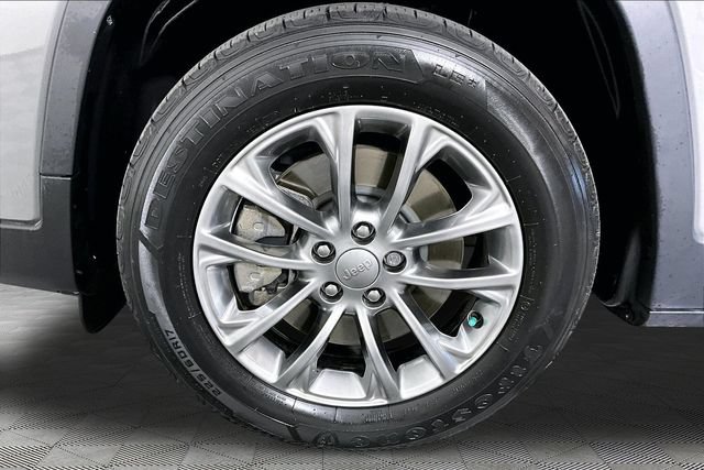 Used 2021 Jeep Cherokee Latitude Plus FWD image 31