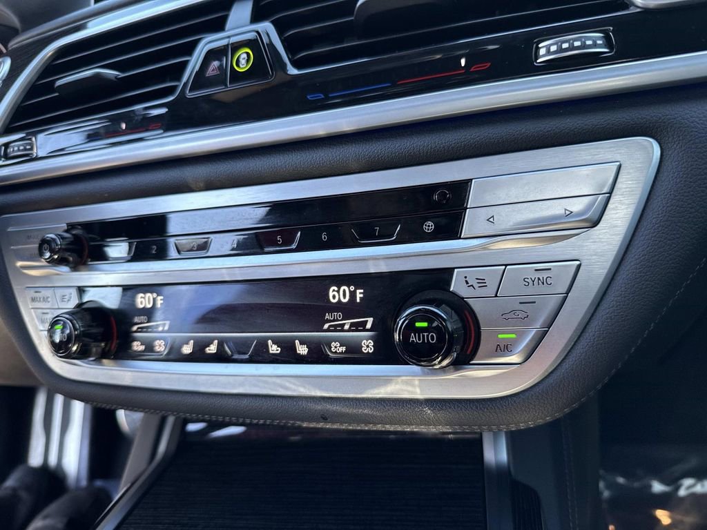 Used 2022 BMW 750i xDrive w/ Executive Package image 35