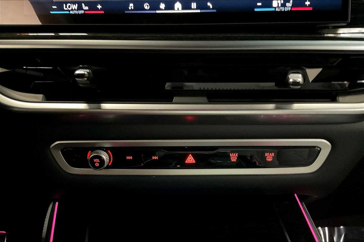 Used 2025 BMW X5 M60i w/ Executive Package image 36