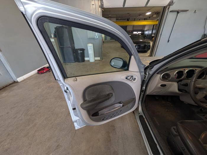 Used 2001 Chrysler PT Cruiser FWD image 22