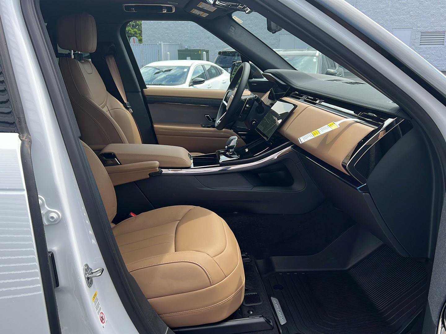 New 2026 Land Rover Range Rover Sport SE AWD/4WD image 10