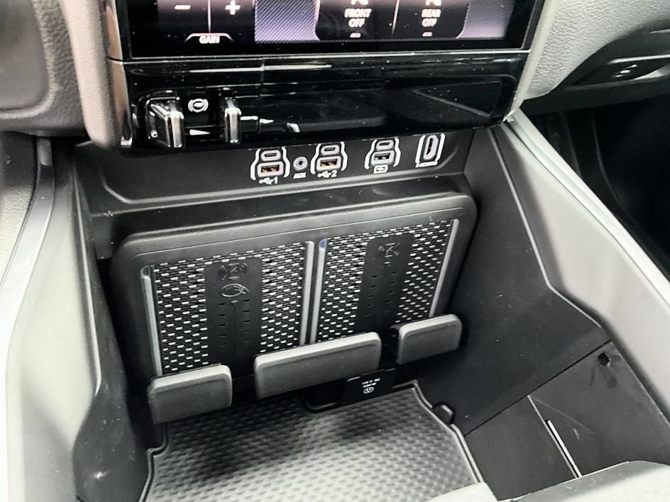 New 2026 RAM 1500 Laramie w/ Night Edition AWD/4WD image 23