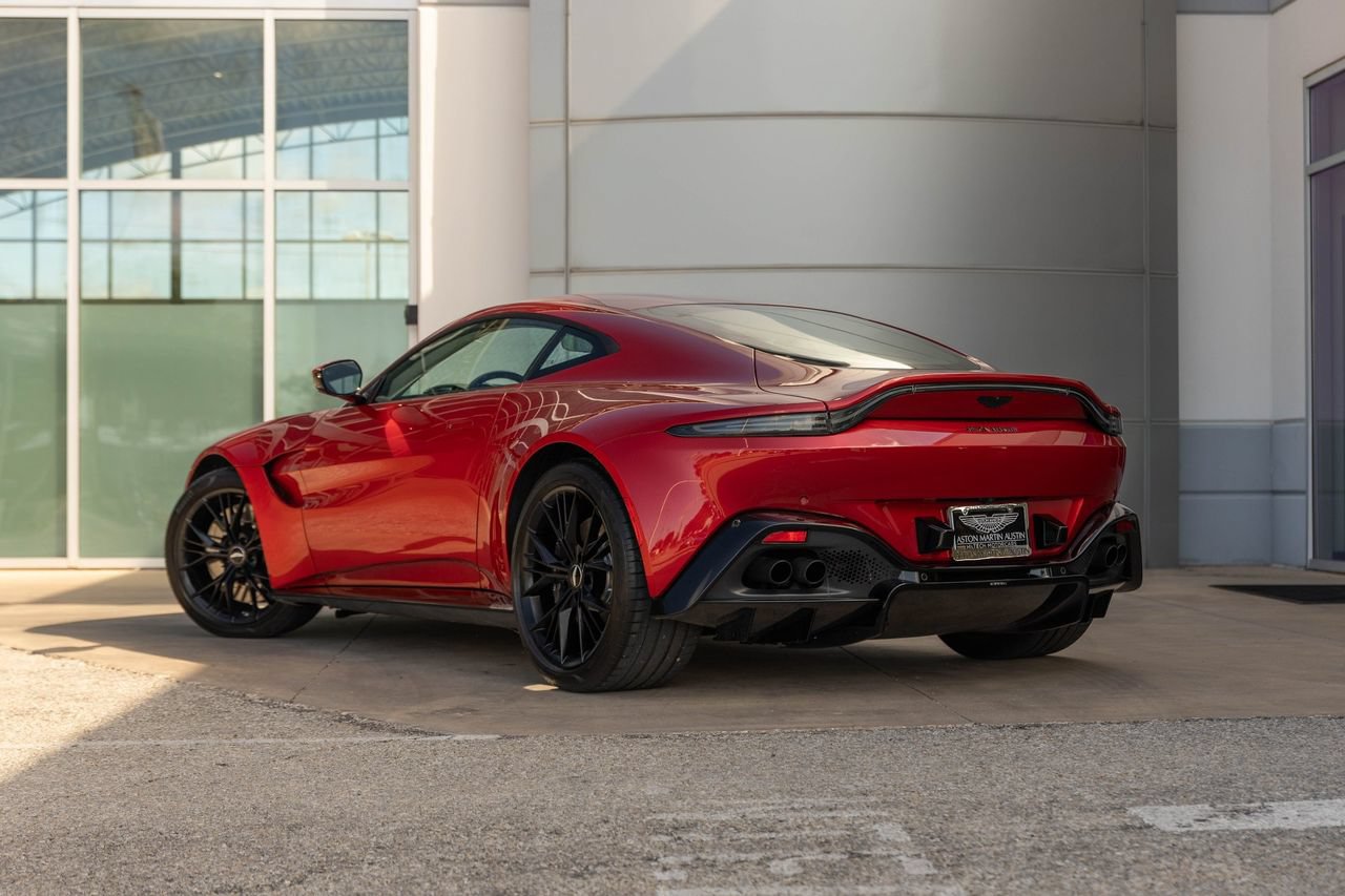 Used 2021 Aston Martin V8 Vantage Coupe RWD image 9