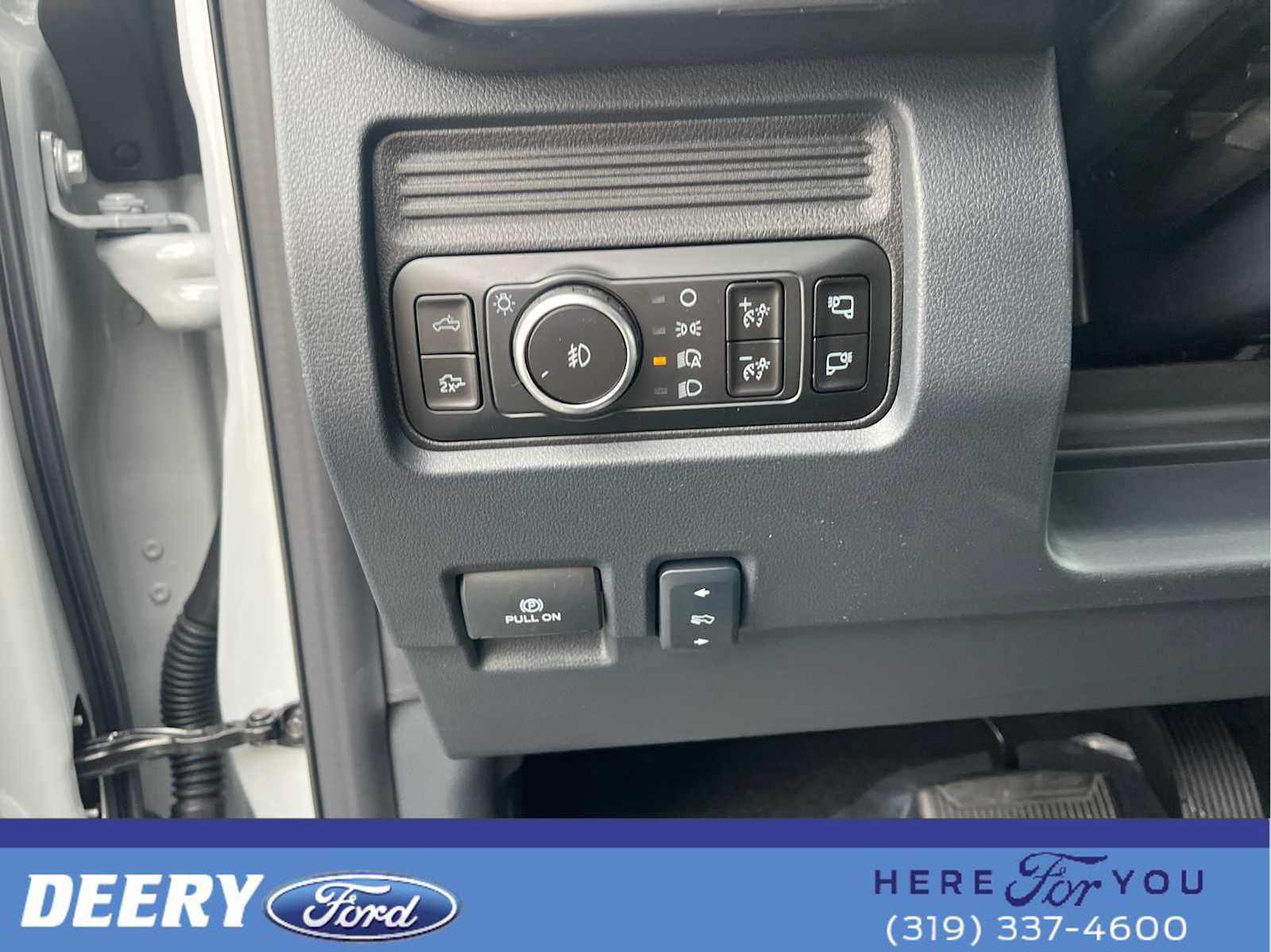 New 2026 Ford F250 Lariat w/ Black Appearance Package image 31