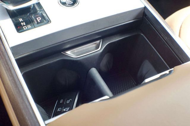 Used 2025 Land Rover Range Rover Long Wheelbase SE AWD/4WD image 31