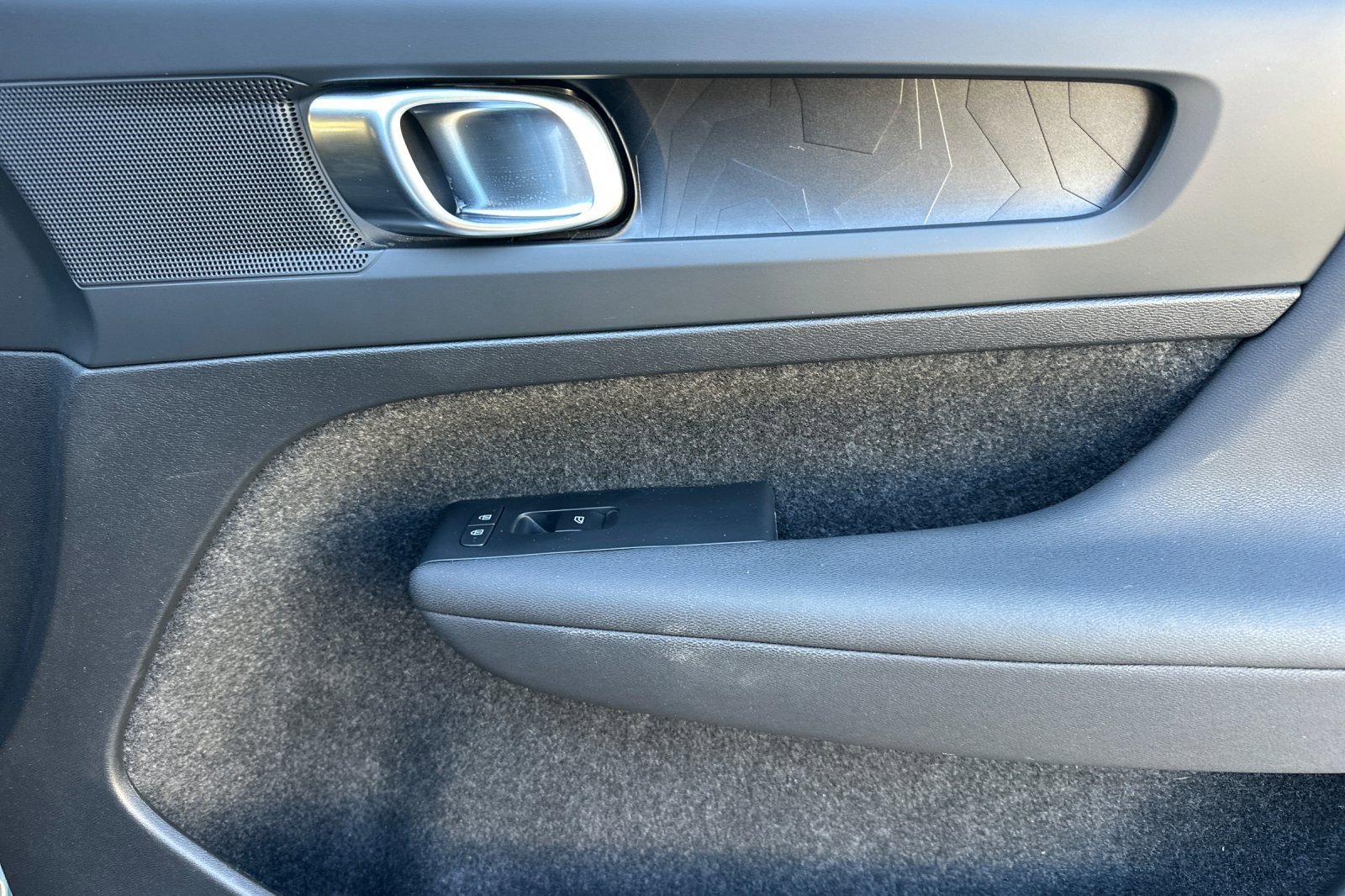 Certified 2023 Volvo C40 P8 Recharge Plus w/ Climate Package image 20