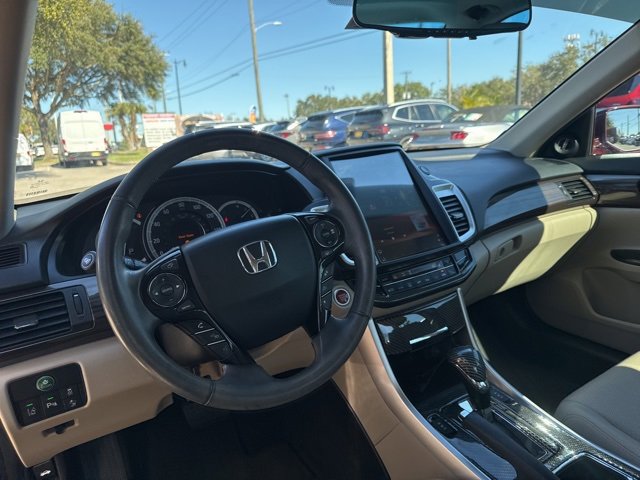 Used 2017 Honda Accord Touring image 23