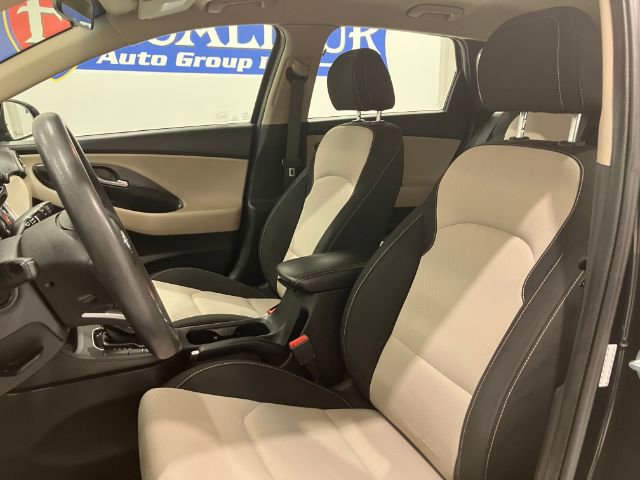 Used 2018 Hyundai Elantra GT FWD image 17