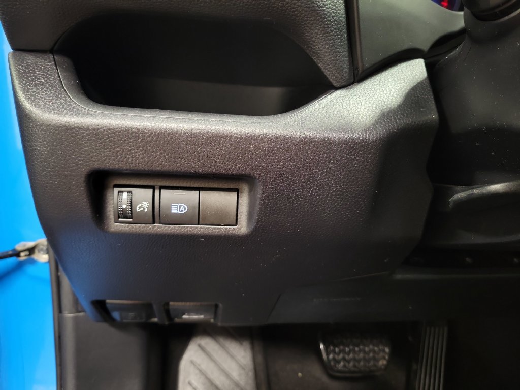 Used 2019 Toyota RAV4 XLE w/ All Weather Liner Package AWD/4WD image 27