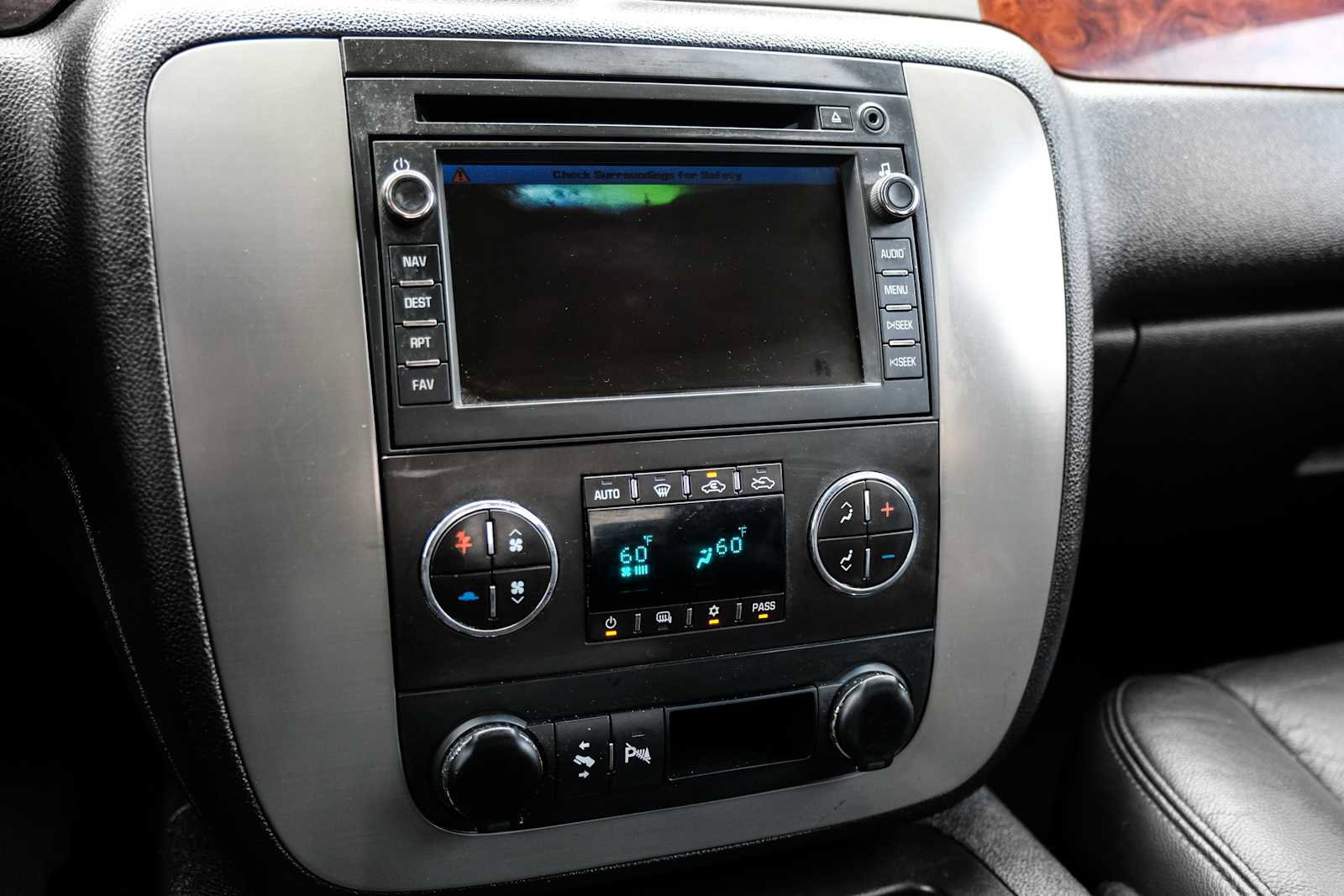 Used 2010 GMC Sierra 3500 SLT w/ SLT Convenience Package image 27