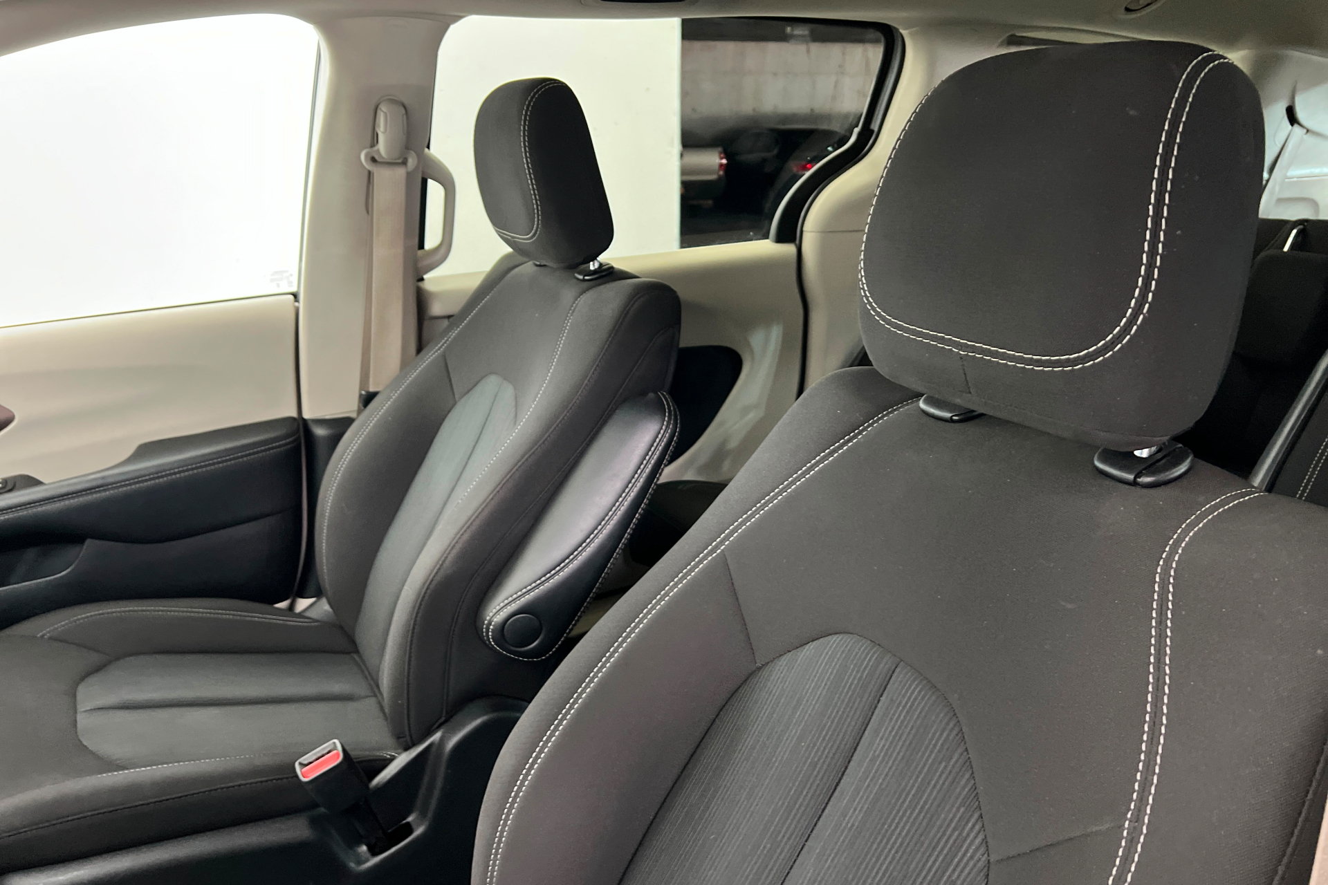 Certified 2023 Chrysler Voyager LX FWD image 16