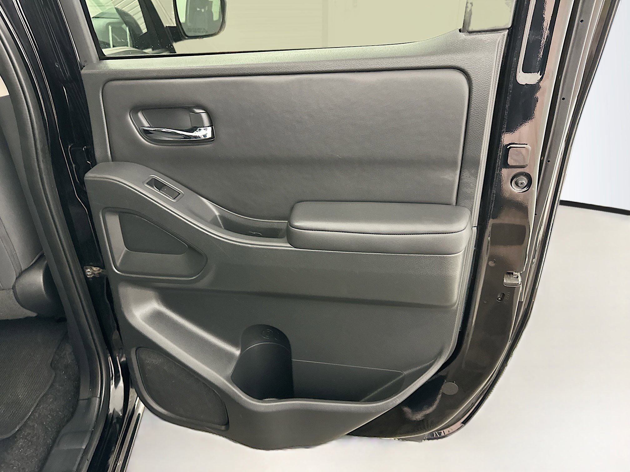 Used 2023 Nissan Frontier SV image 30