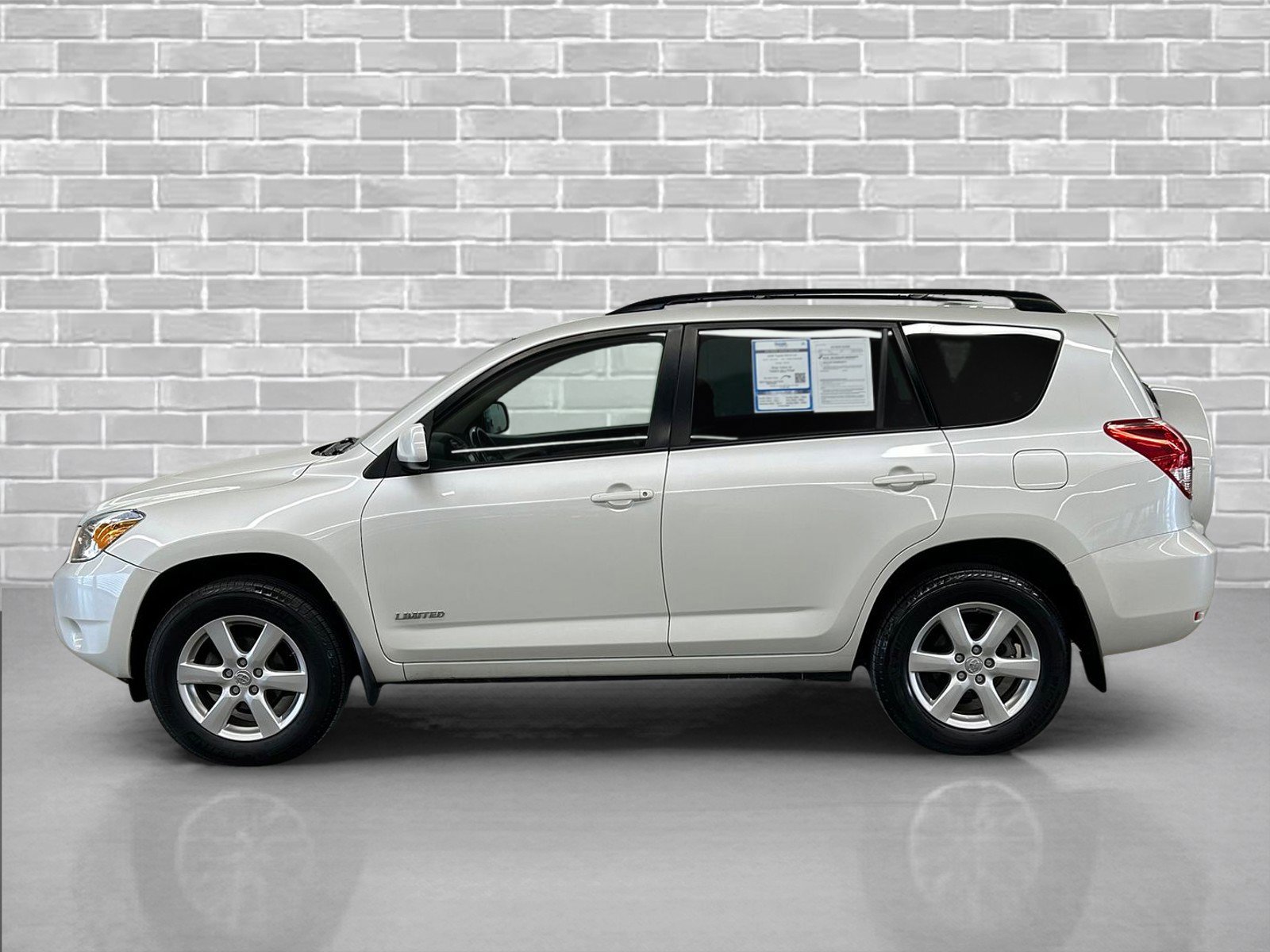 Used 2008 Toyota RAV4 Limited image 2