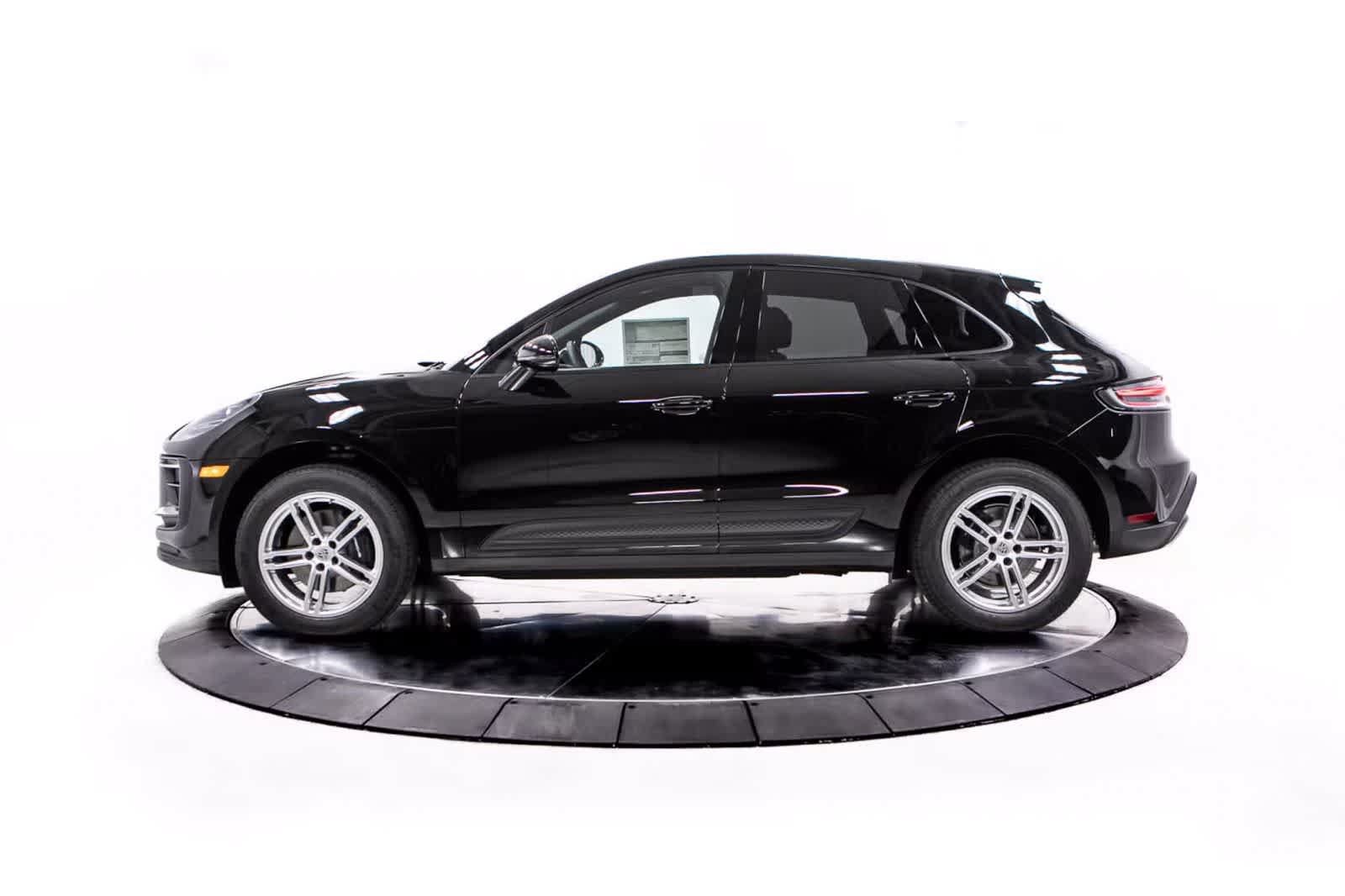 Used 2026 Porsche Macan AWD/4WD image 2