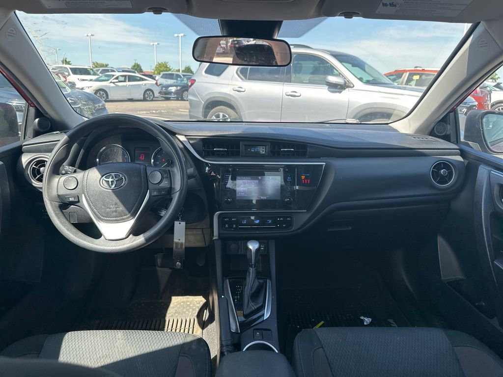 Used 2019 Toyota Corolla LE FWD image 18